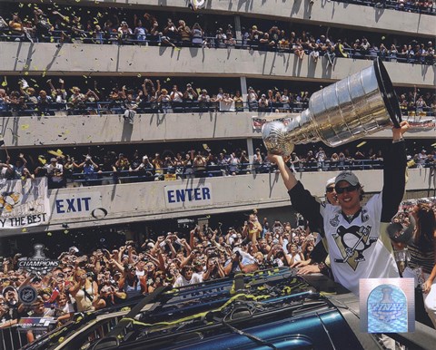 Framed Sidney Crosby 2009 Stanley Cup Champions Victory Parade (#57) Print