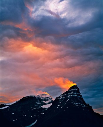 Framed Alberta, Mt Chephren, Sunset light in Banff NP Print