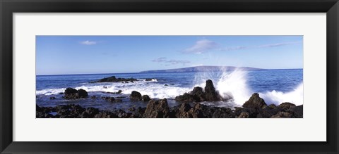 Framed Waves breaking on the rocks, Makena Beach, Maui, Hawaii, USA Print
