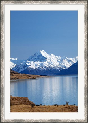 Framed Aoraki Mount Cook and Lake Pukaki, Mackenzie Country, South Canterbury, South Island, New Zealand Print