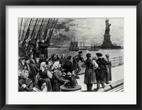 Framed New York - Welcome to the land of freedom - An ocean steamer passing the Statue of Liberty