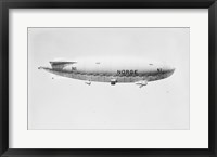 Framed Norge Blimp Flying