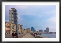 Framed Malecon street along the waterfront, Havana, UNESCO World Heritage site, Cuba