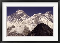 Framed Mt. Everest seen from Gokyo Valley, Sagarnatha National Park, Nepal.